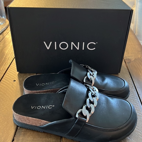 Vionic comfort brand black mules- worn once! Super stylish! - Picture 1 of 11